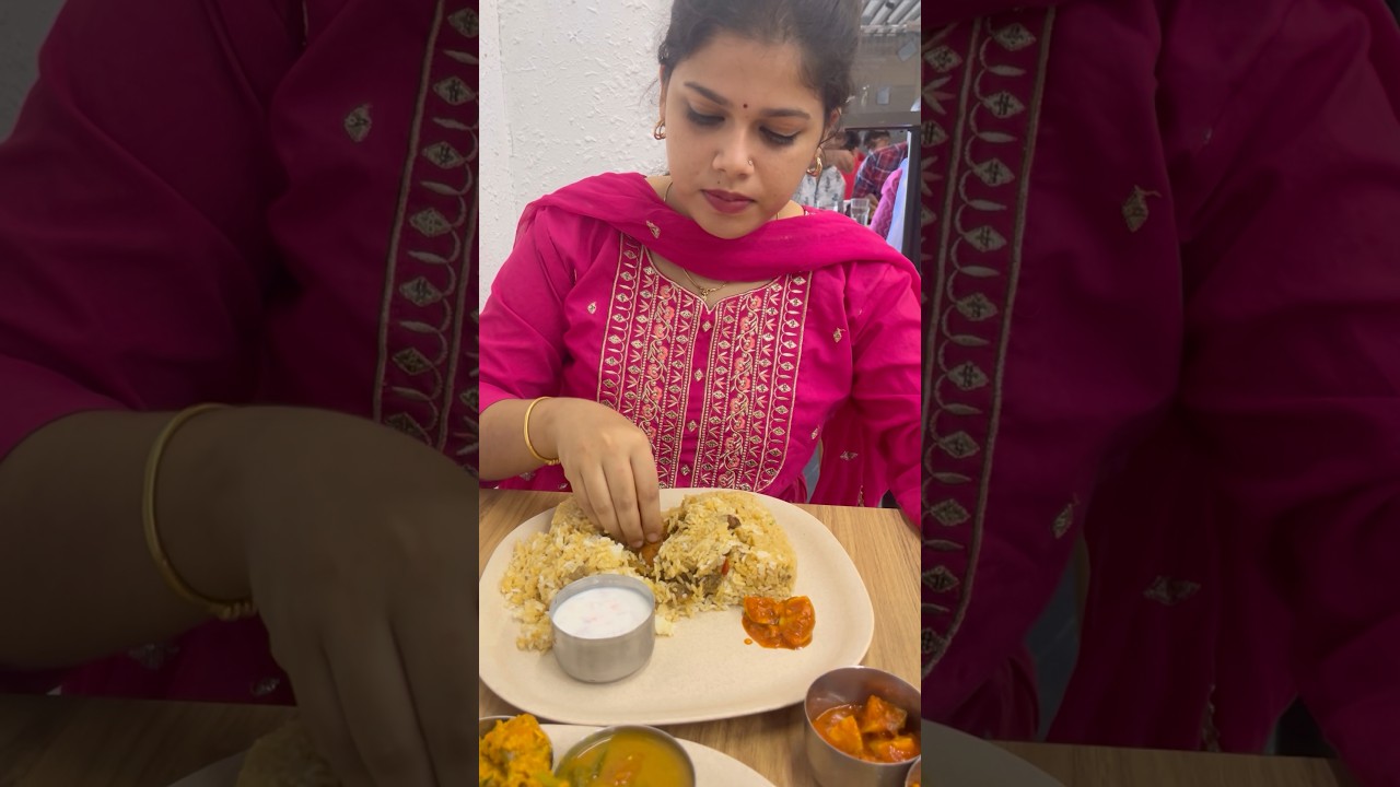 Lunch@Thripunithura Hungry Mrinal🍱🍛😍