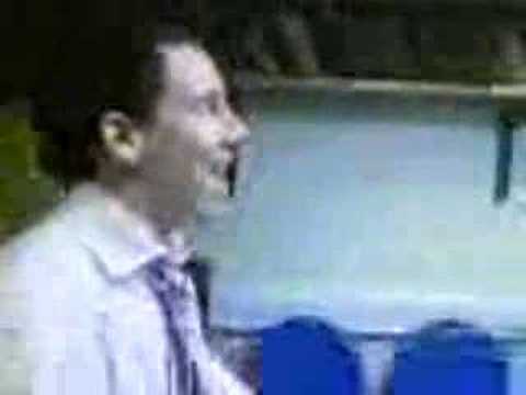 Liam Gallagher - Robot Dance gone wrong