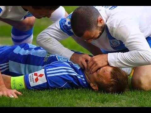 saving lives in Football ● heroes in the pitch ● just omg respect to all of them (Soccer Show)