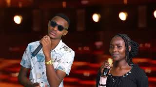 Kijk hoe deze twee \