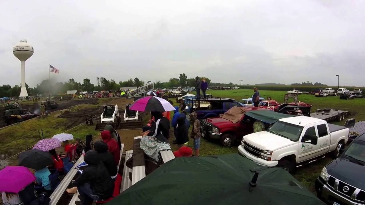 Le Center MN Friday 2016 Demolition Derby Vans