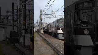 [茶色の2000系]　西武鉄道創立110周年記念トレイン発車