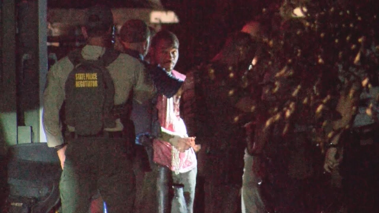 Abbeville standoff ends peacefully after 10 hours; suspect got stuck in ...