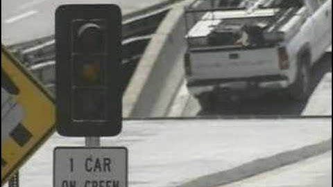 Minneapolis Bridge Collapses; Several Killed