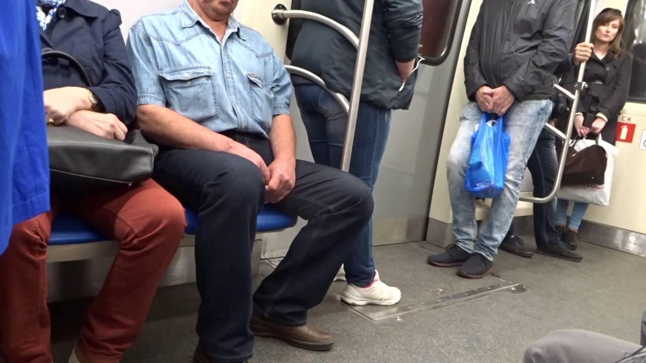 Saint-Petersburg Metro Line 3: Lomonosovskaya - Mayakovskaya. JUN 2016. 