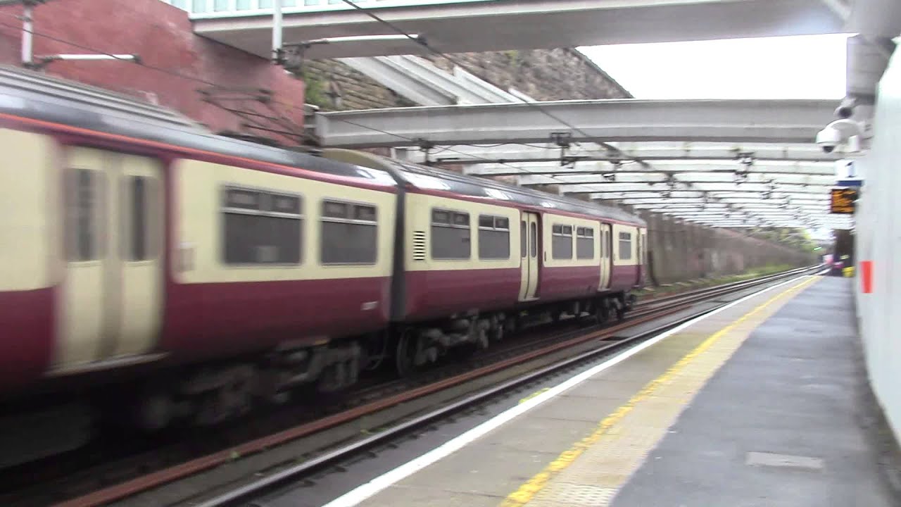 318257 passing Dalmarnock