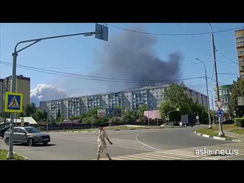 Video Denso fumo nero su città russa a est di Mosca dopo drone ucraino
