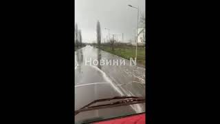 Обстріл Терміналу В Порту Південний Дорогами Течуть Річки Олії