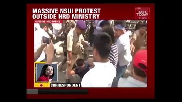 Cong Youth Wing Holds Protest Outside HRD Ministry Against #CBSE Re-examination