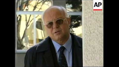 WRAP adds more pictures of police outside Milosevic residence to earlier package