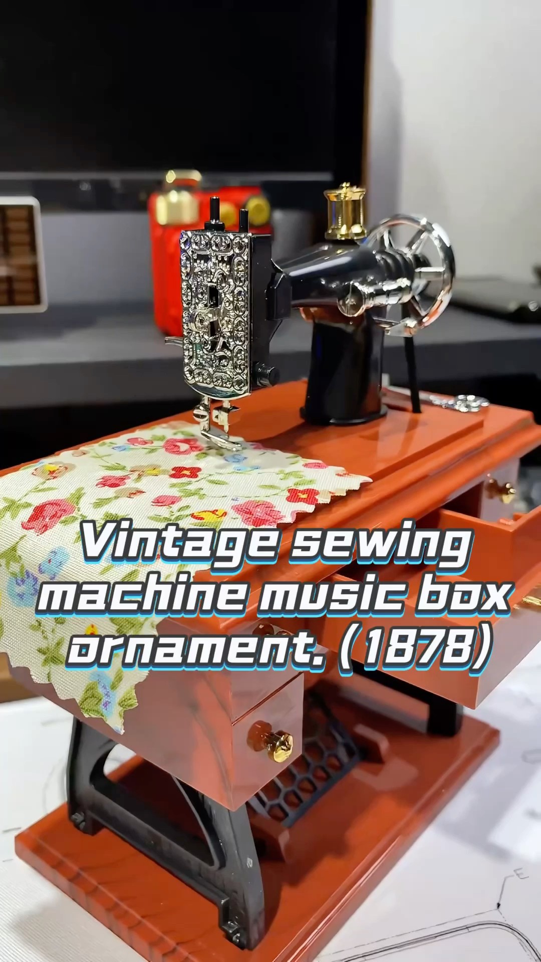 Vintage sewing machine music box ornament. (1878) - YouTube