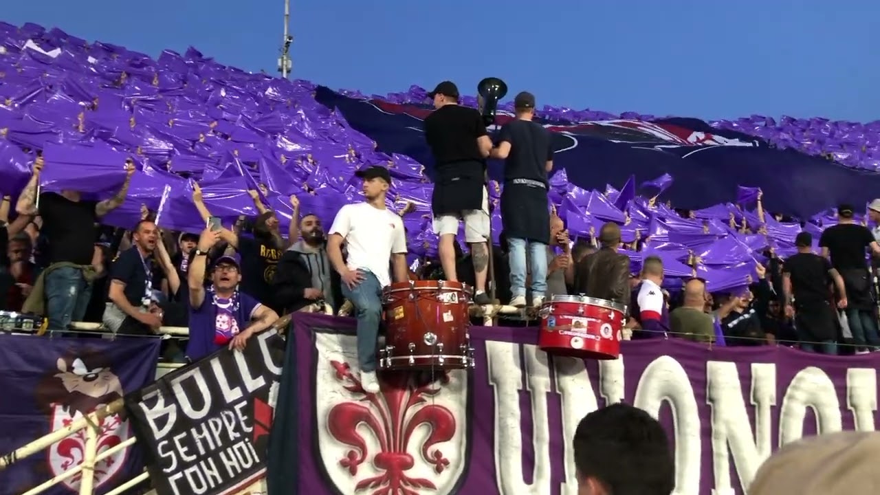 Cori e coreografia della Curva Fiesole