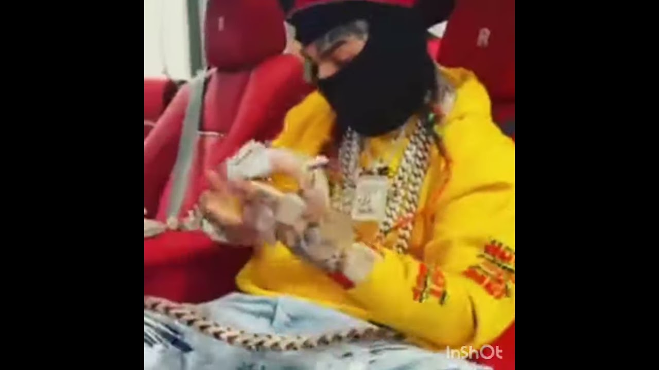 6ix9ine Ense A Sus Prendas Costosas Y Muestra Su Nueva Cadena Water 