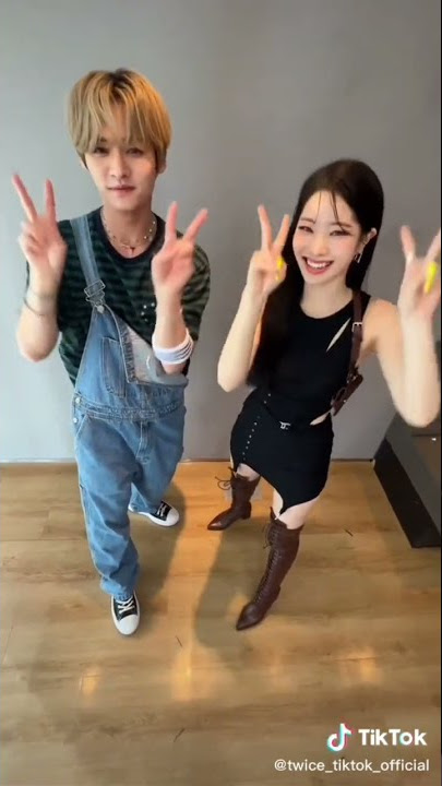 Lee Know 🐰 Talk That Talk ✌️ Challenge with TWICE Dahyun 💕