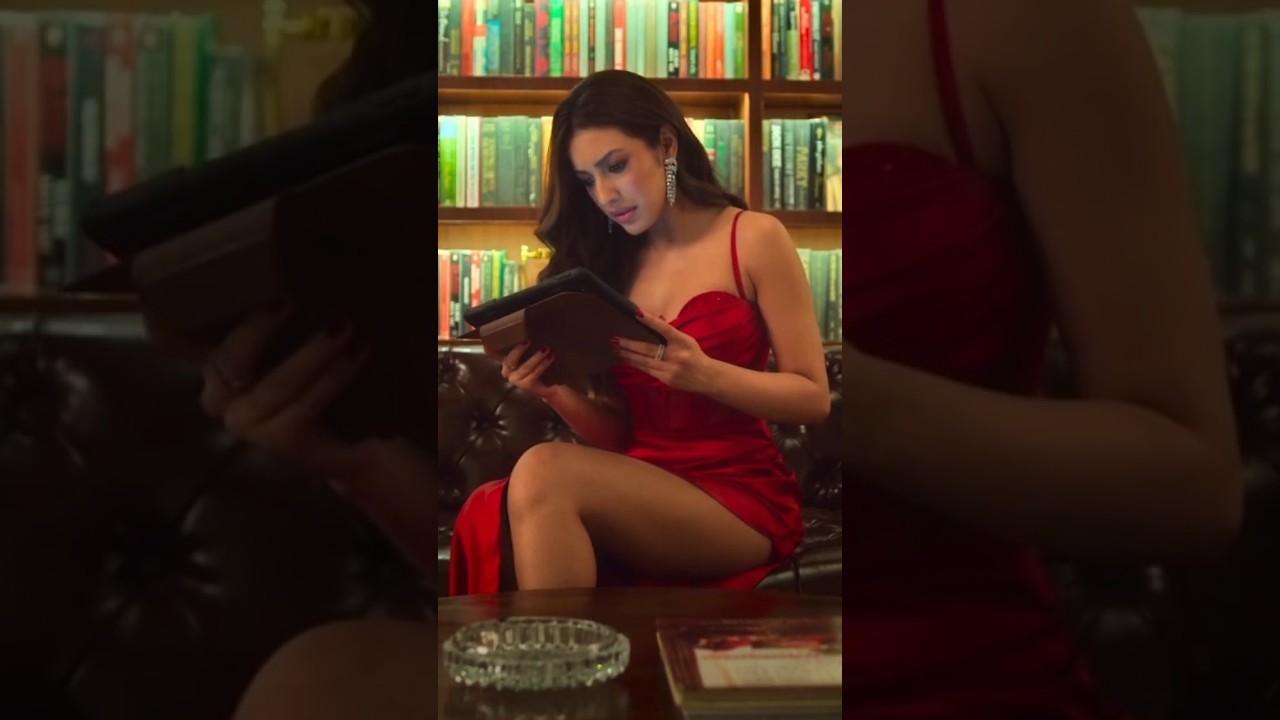 Details you missed in THe BA***DS of Bollywood Part-3....