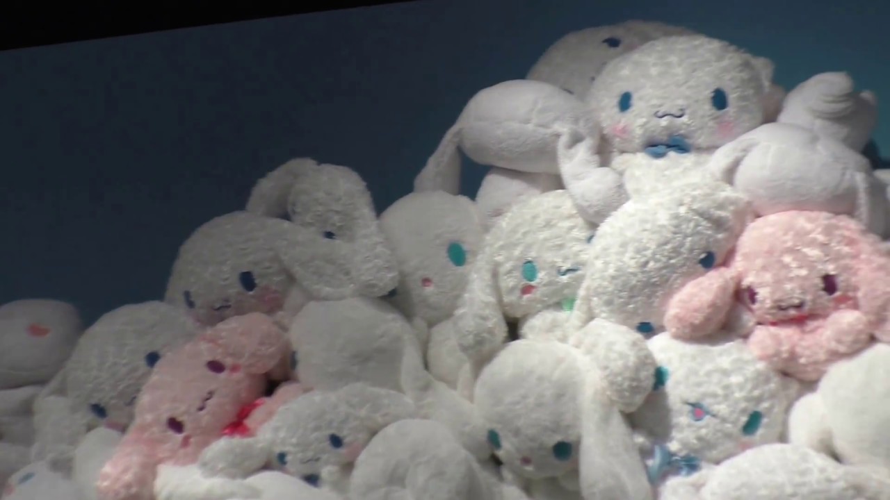 シナモロール ぬいぐるみ いっぱい 山積み Piles Of Sanrio Cinnamoroll Dolls ふわふわシナモロール展 Youtube