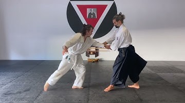 Aikido (合気道)  Shomenuchi Shihonage