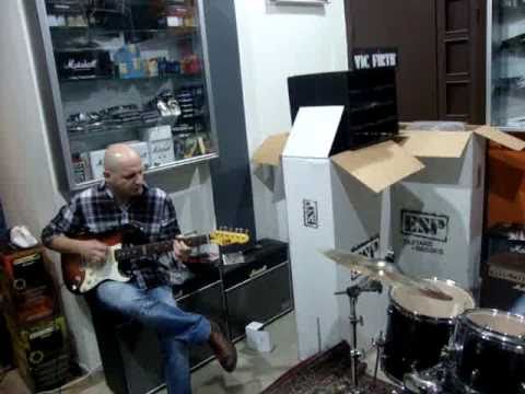 Raffi Markarian & Mouhannad Samman Playing at GNM ...