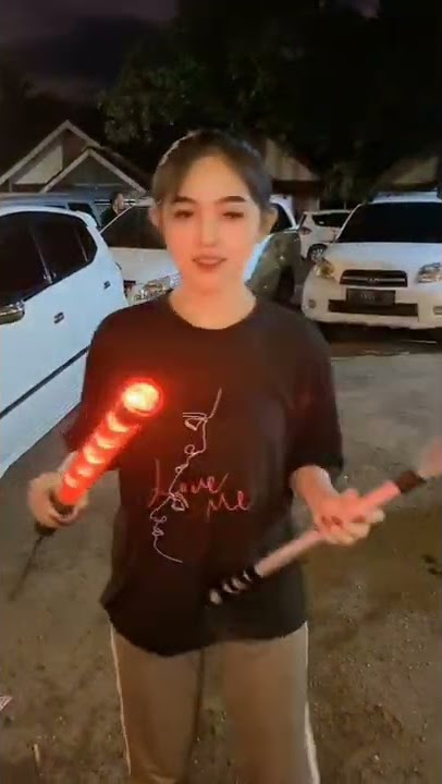 Selvi ayunda markir sambil joget 😂