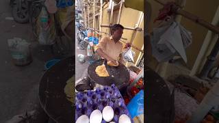 Delicious Omelet in Mumbai India - Indian Street Food