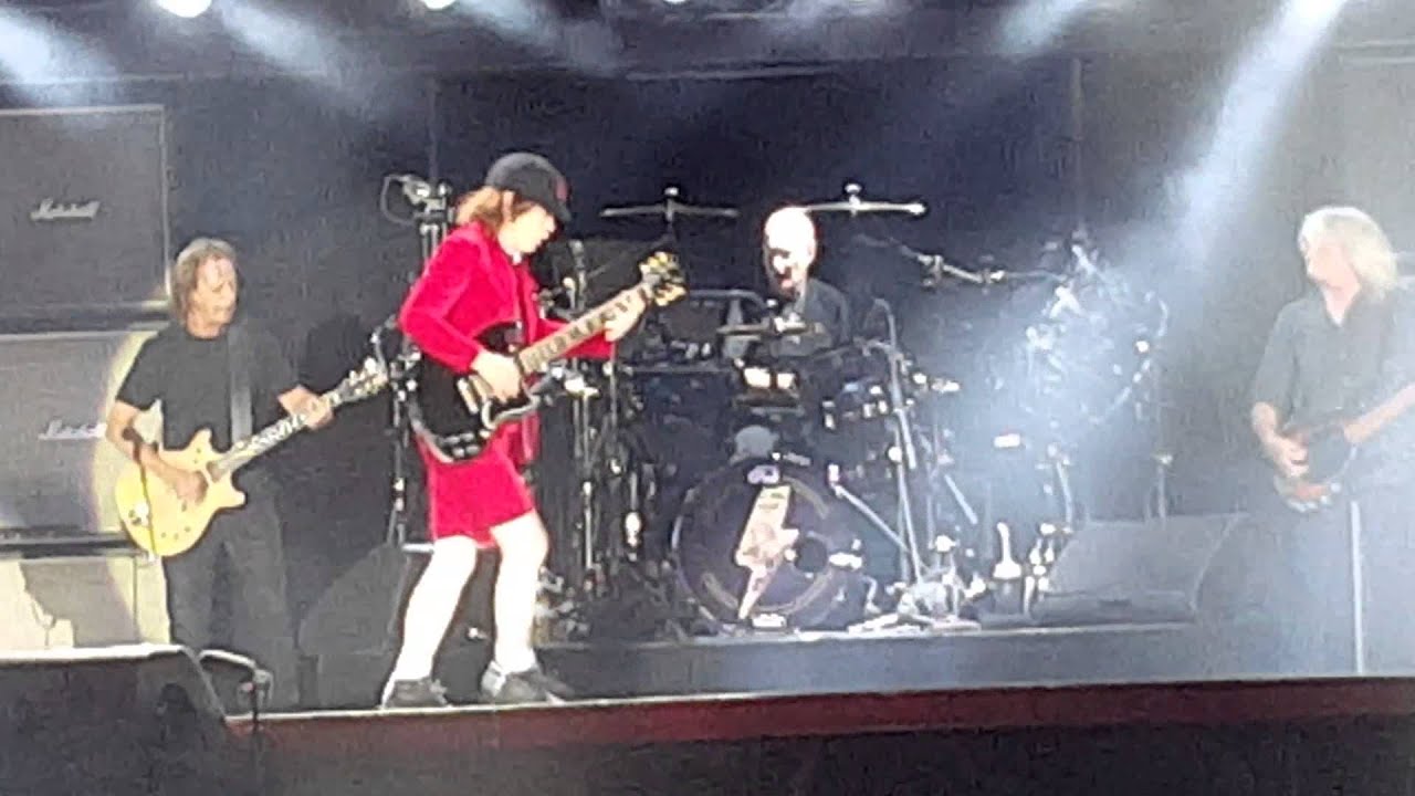 AC/DC BACK IN BLACK MELBOURNE 2015 - YouTube