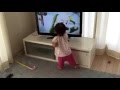 いないいないばぁ見てノリノリな娘♪