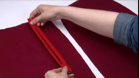 SINGER® Invisible Zipper Presser Foot Tutorial