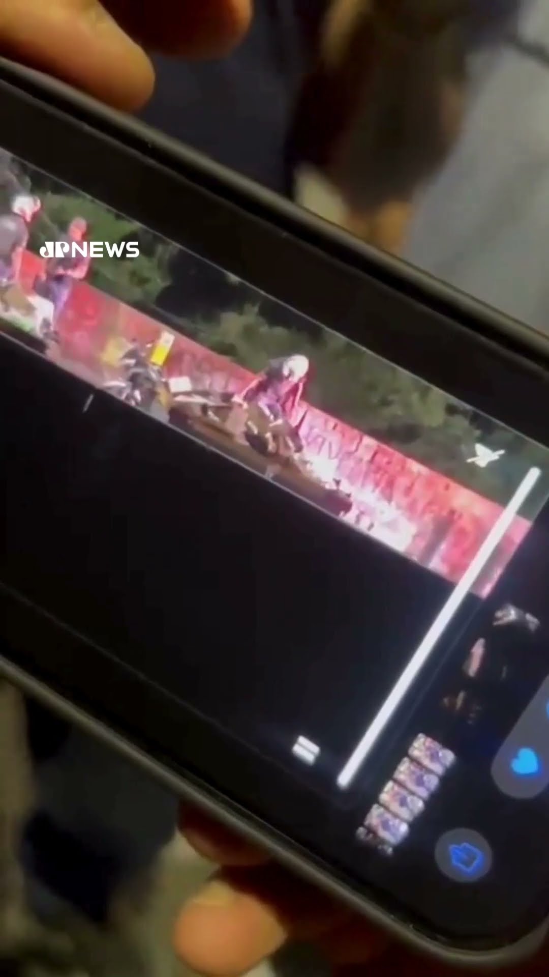 PM é filmado arremessando homem de ponte em São Paulo #shorts