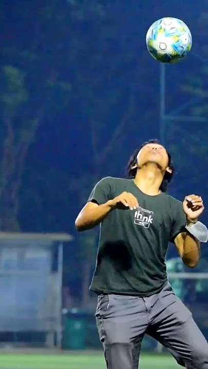 CARA JUGGLING bola dengan kepala ⚽🔥🤪 #football #minisoccer #shortvideo #shorts #fyp #fypシ #juggling