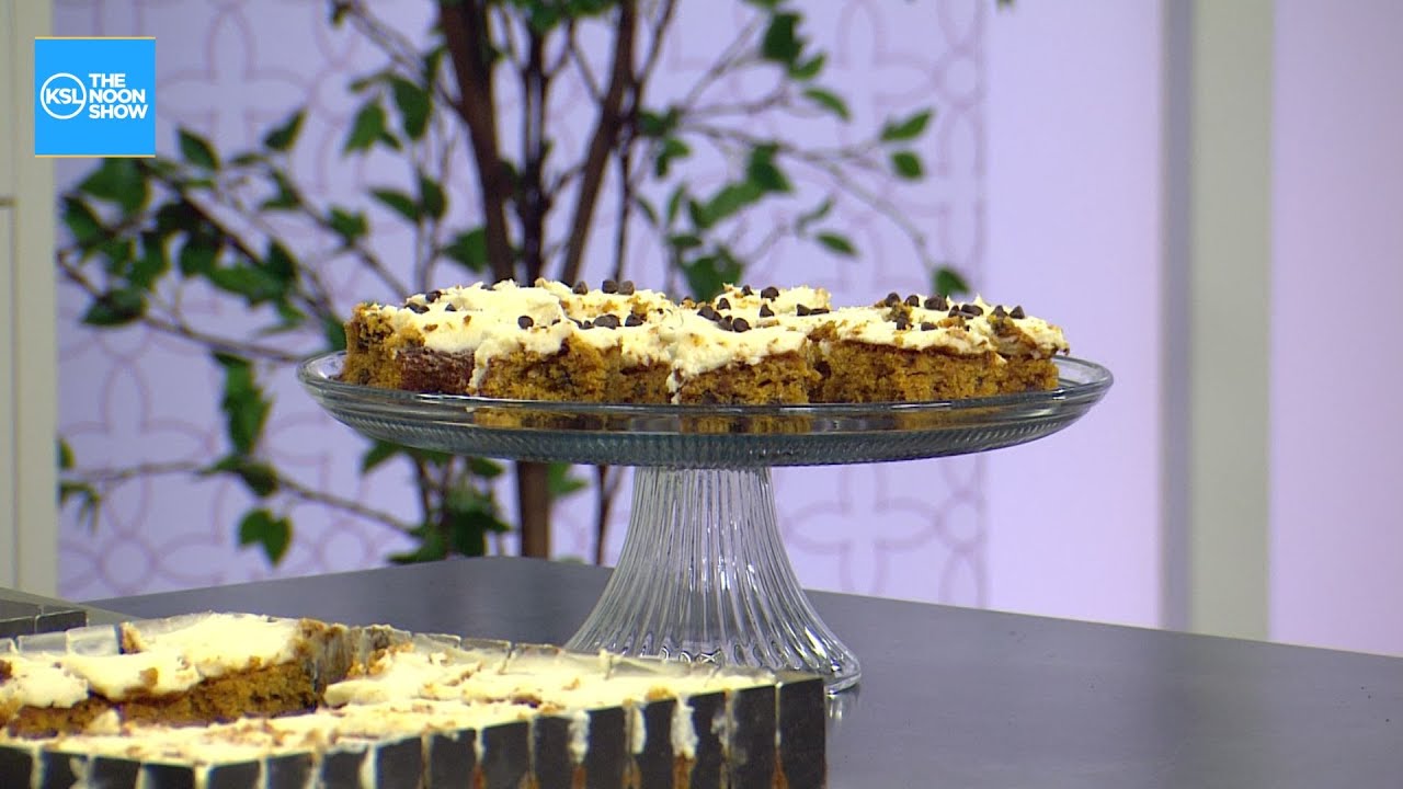 Тыквенный пирог с шоколадной крошкой и глазурью из сливочного сыра