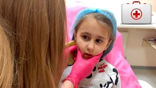 Ева ПРОКОЛОЛА УШИ ! Выбирает ПЛАТЬЯ ПРИНЦЕССЫ ! Ева ПРОКОЛОЛА УШИ ! Выбирает ПЛАТЬЯ ПРИНЦЕССЫ !