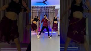 South Look #youtubeshorts #dance #somsuryayadav #south #southbgm #trendingshorts #shorts #shortvideo