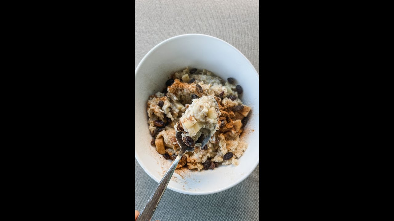Apple Cinnamon Raisin Oatmeal in the rice cooker.