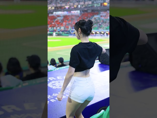 kt위즈 정희정치어리더 hold up 아웃송 직캠 #shorts #정희정 #치어리더 #응원 #공연 #직캠 #영상 #kt위즈