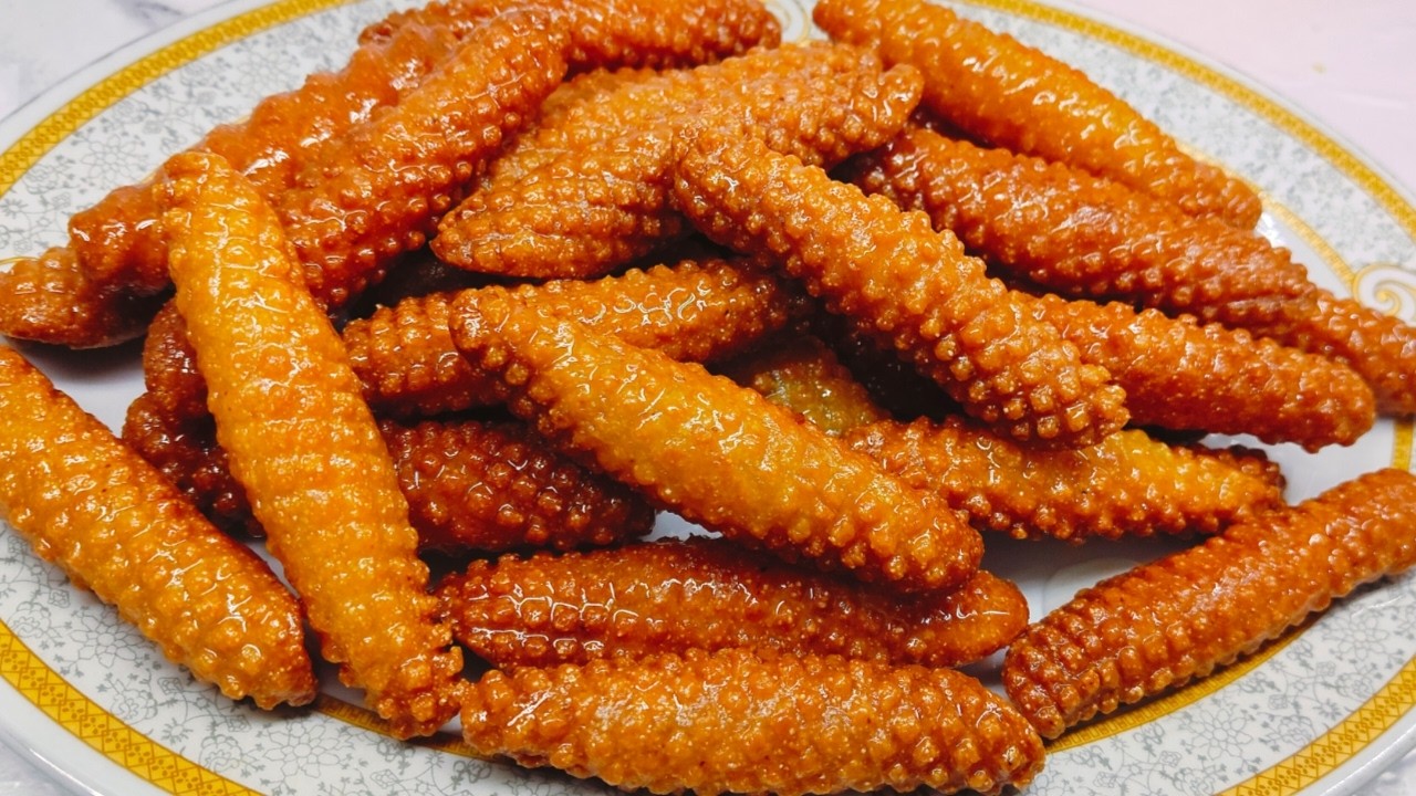 صوابع زينب بكوب دقيق مقرمشه ودايبه والسر اللي يخليها متفكش منك في الزيت تتحدي بيها الحلواني