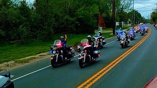 You don't see this everyday 👀👮‍♂️👮‍♀️💪🙏❤️#policeunitytour #statepolice #localpolice #NJ #backtheblue