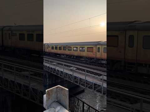 KILLER SHOT OF MUMBAI TEJAS EXPRESS | #indianrailways #train #indianrailway #tejasexpress