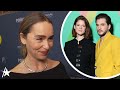 Emilia Clarke Is Still Friends w/ 'Game Of Thrones' Co-Stars Kit Harington &amp; Rose Leslie
