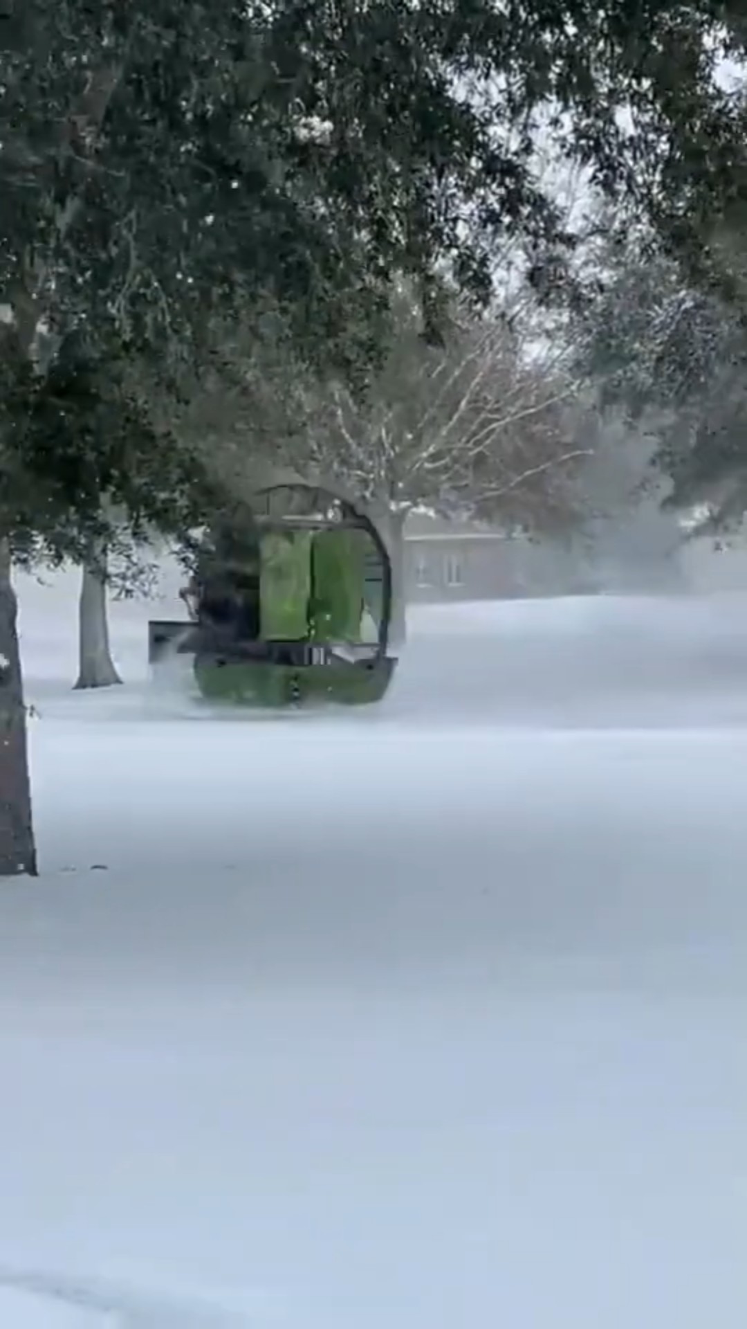 Florida man discovers snow