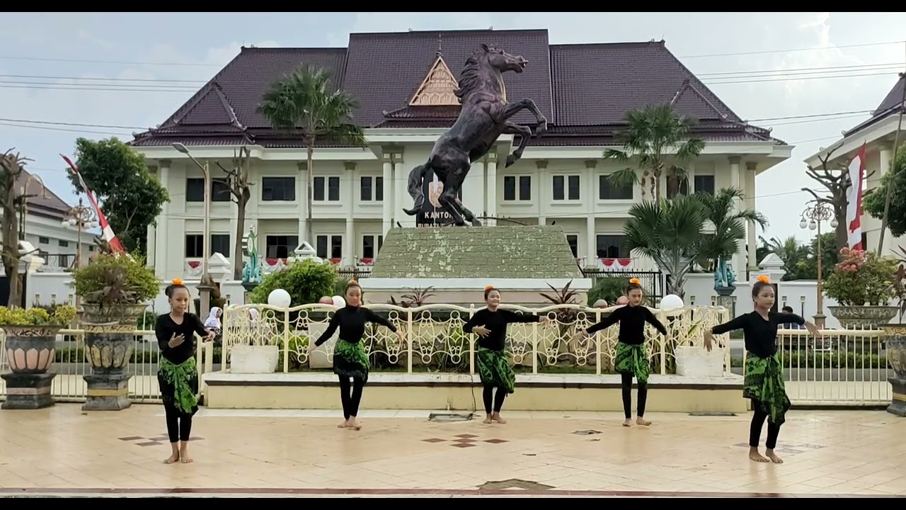 Tari Jumpritan_SDN Ronggomulyo 1 Tuban I Gugus SD 03 Tuban #student Festival Week_2022