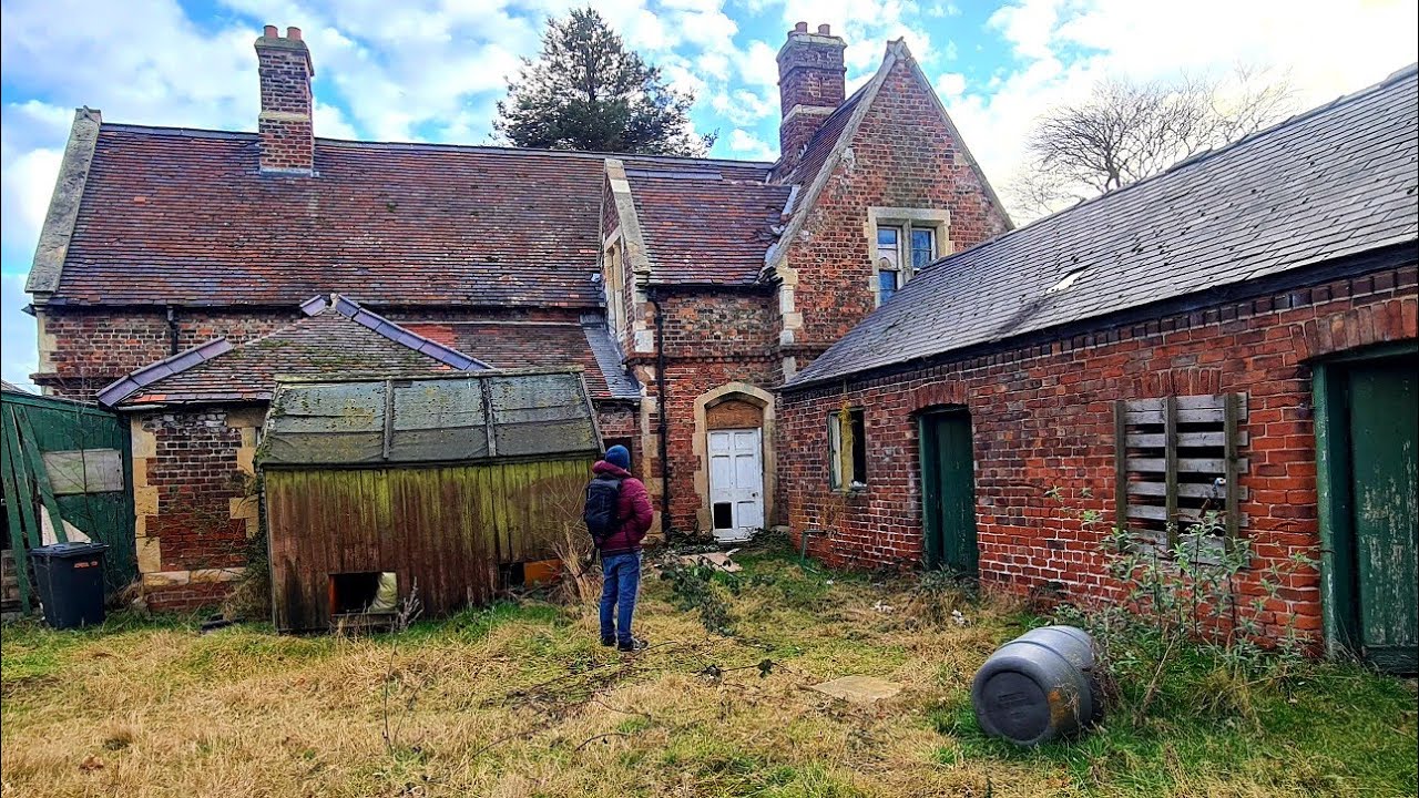 Lost Farmers' Haven: Yorkshire's Abandoned House and Forgotten Treasures