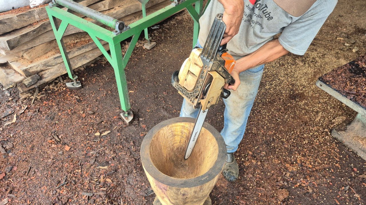 Terminando por dentro do pilão com motosserra 