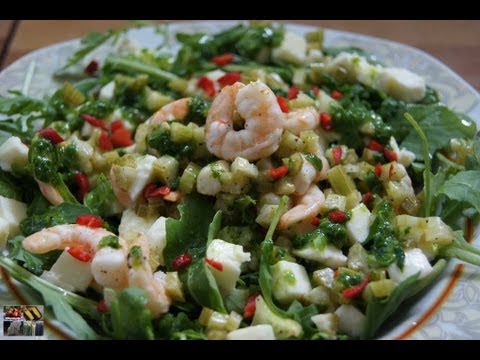 Video: Gemüsesalat Mit Garnelen Und Mozzarella