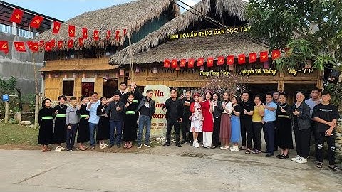 Tặng quà tổng kết Đại Tiệc tại Hạ Thành Quán ăn tết 2024. Nguyễn Tất Thắng