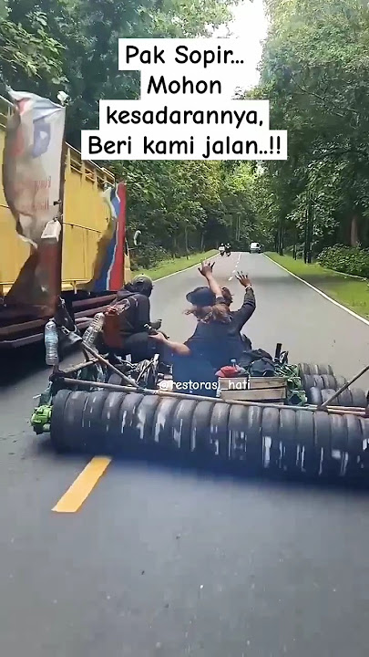 Keren‼️Detik-detik Vespa Extreme Mendahului Mobil Truk