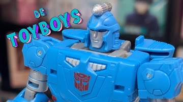 Unboxing Showcase - Transformers Generations Legacy Evolution Deluxe Class Autobot Devcon