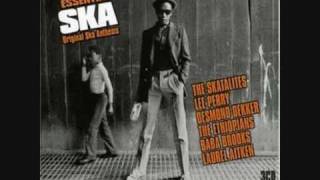 storm warning-lynn taitt & the comets