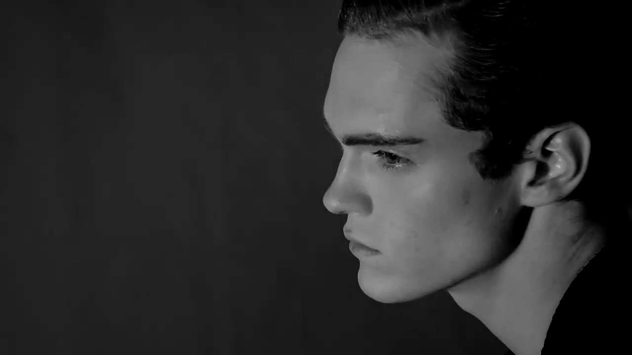 Ammoment - World of Ammoment - A Man Design and Assemble his Own Particular Material World