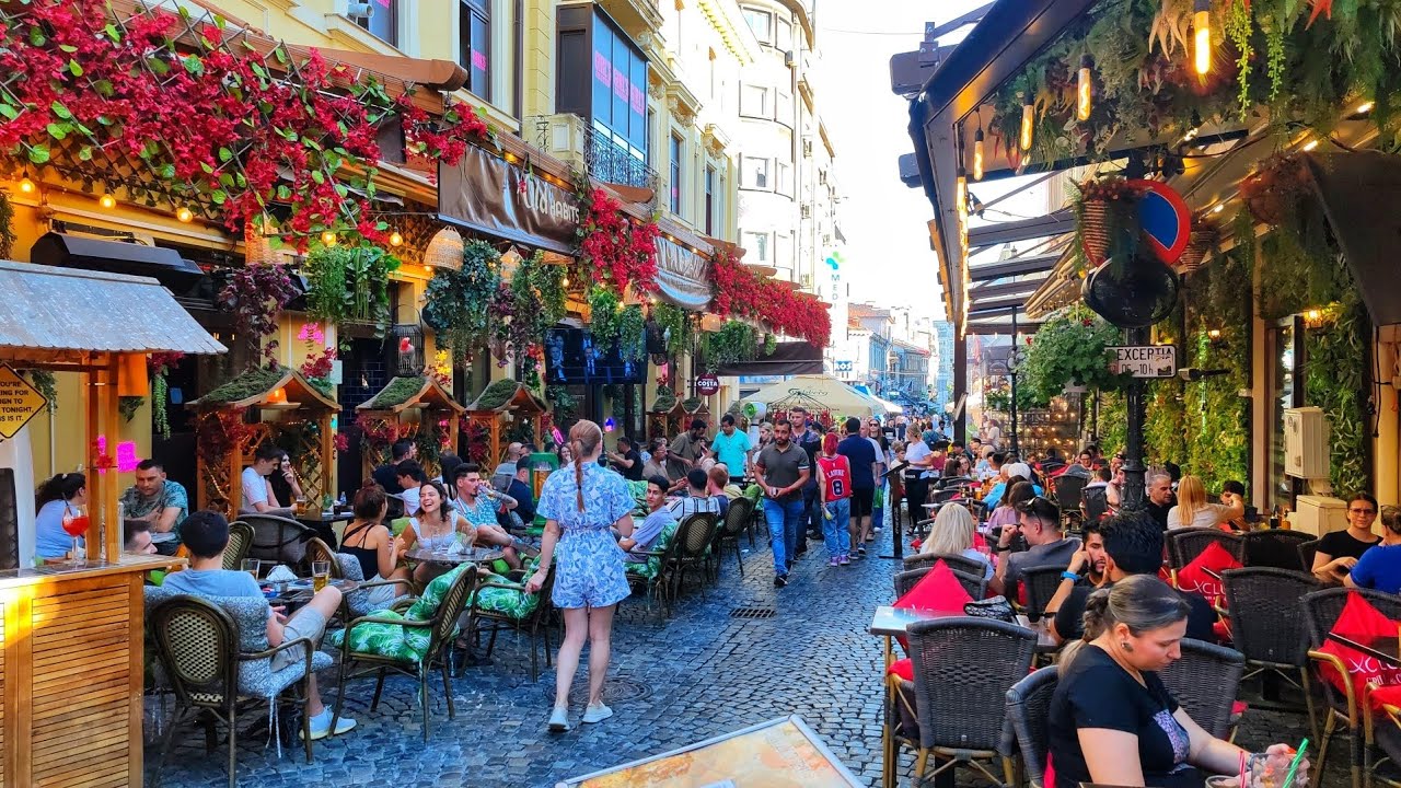 Bucharest District- The old town 🇷🇴🍽️👩🏽‍🍳🦐🍜🍸 Centrul vechi al Bucureștiului