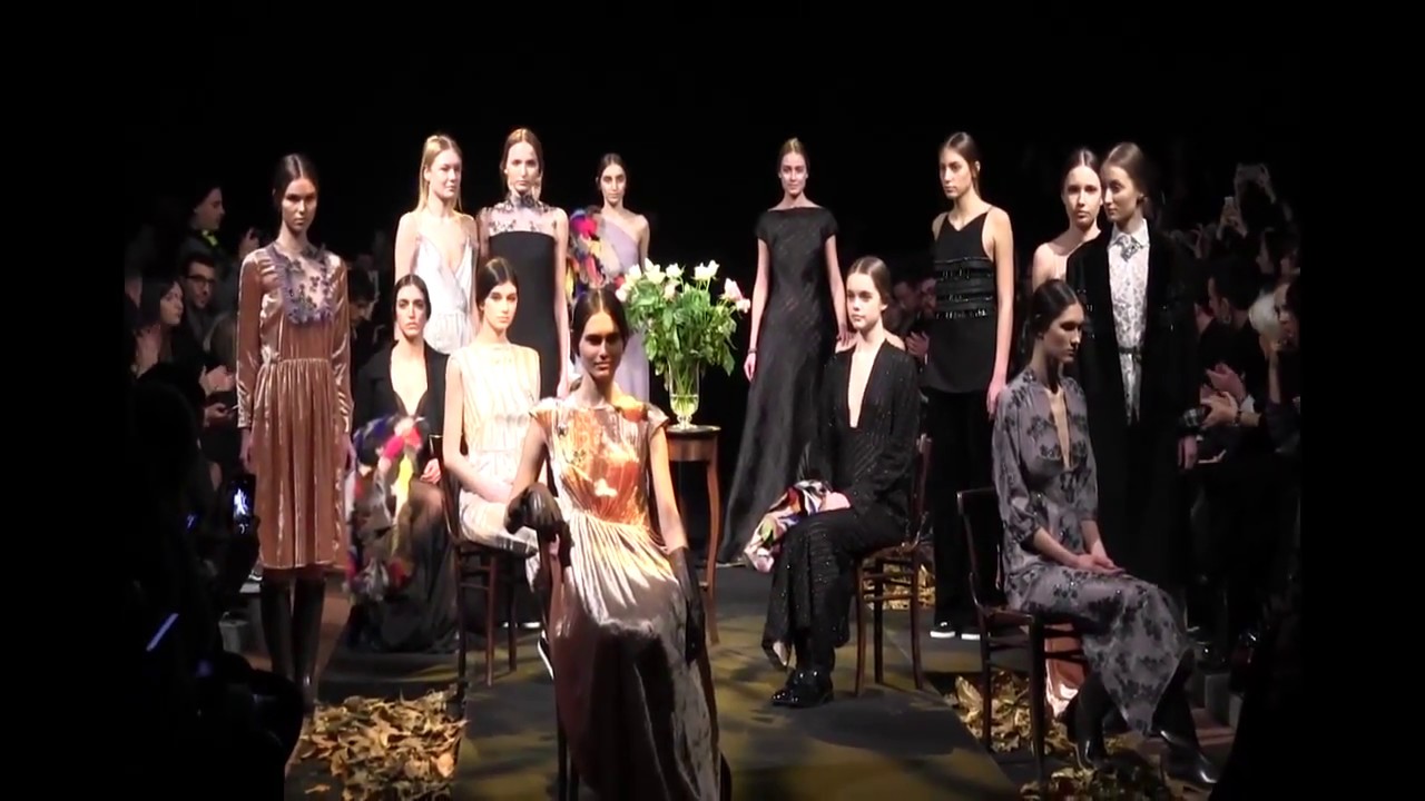 AltaRoma. La prima sfilata omaggia Franca Sozzani